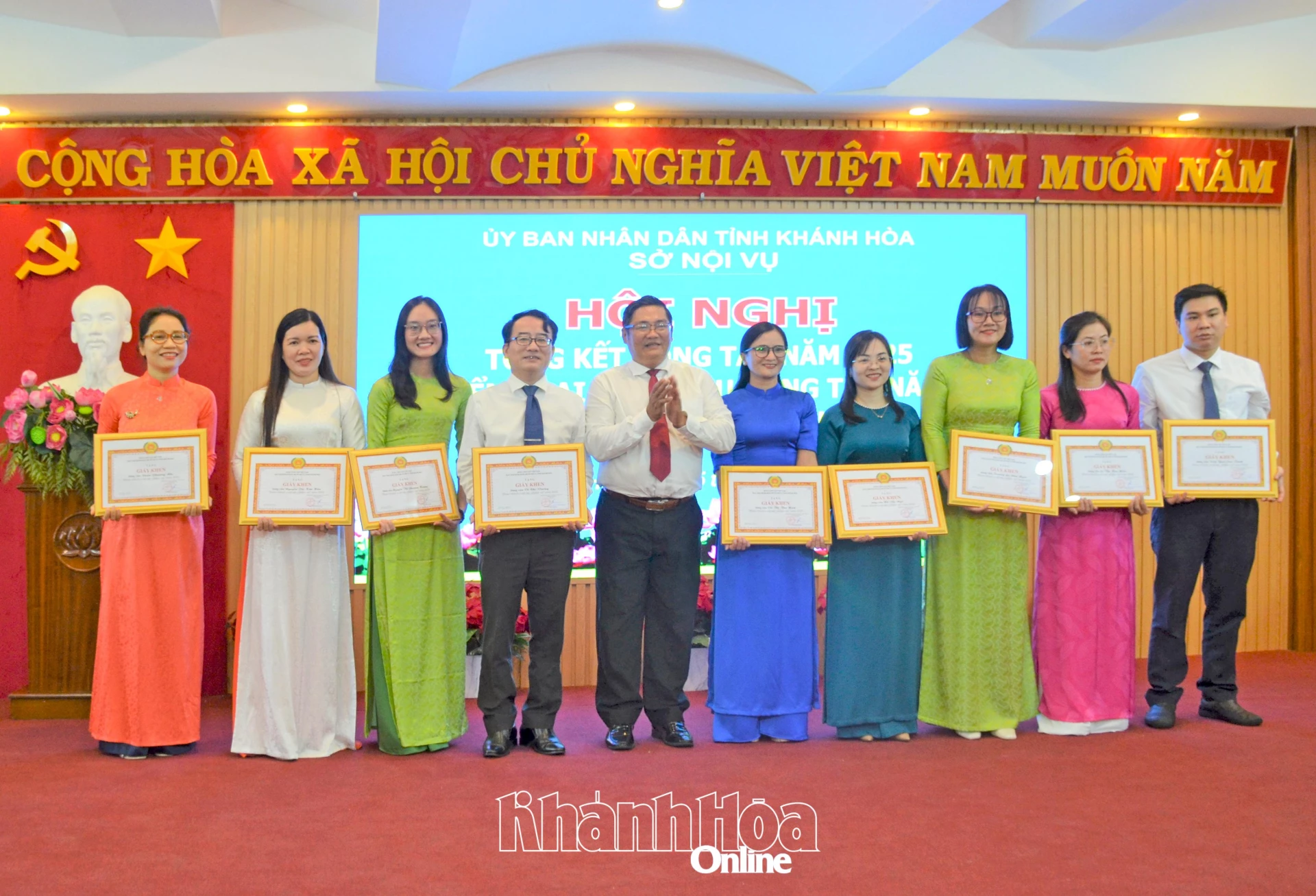 Các cá nhân được nhận giấy khen của Đảng ủy Sở Nội vụ.