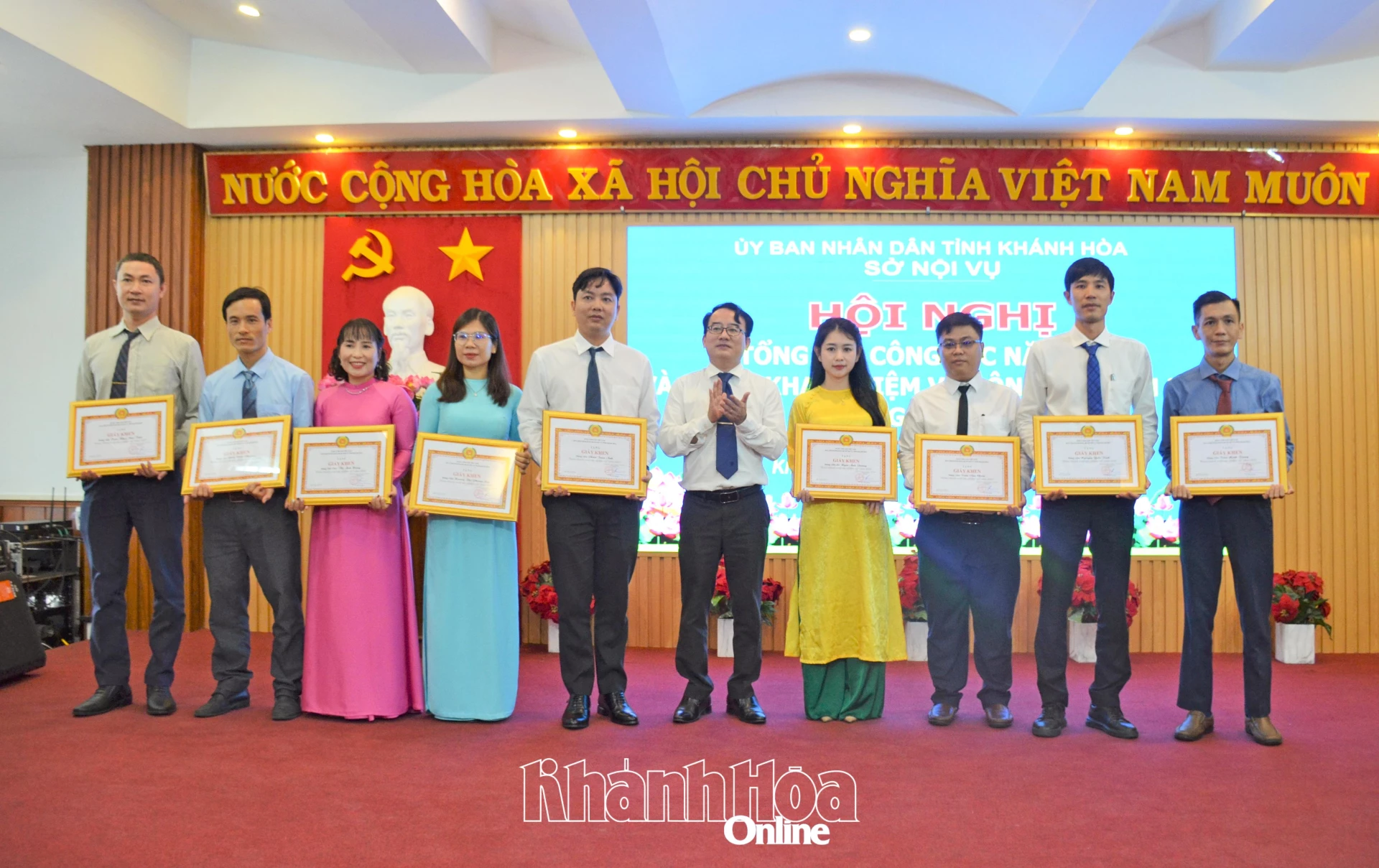 Các cá nhân được nhận giấy khen của Đảng ủy Sở Nội vụ.