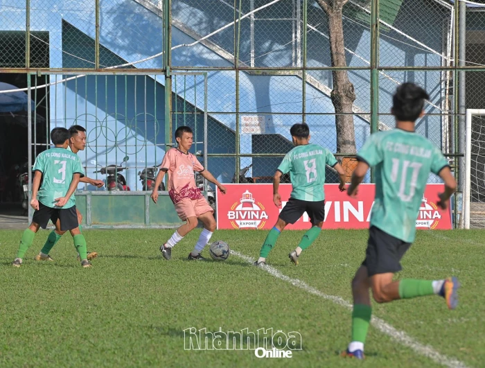 Đội bóng Ford Nha Trang đoạt chức vô địch Giải bóng đá phường Nha Trang mở rộng - Cúp Bivina 2026