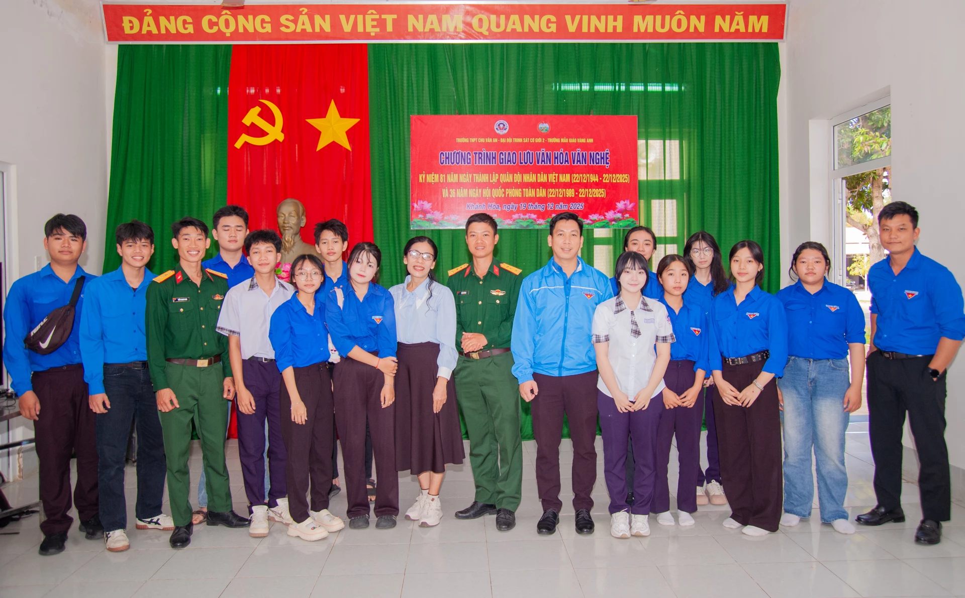Đoàn viên, học sinh Trường THPT Chu Văn An (phường Bảo An)