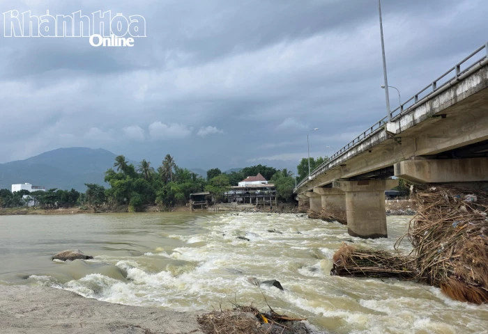 Đập ngăn mặn tạm Xuân Phong: Đề xuất dỡ bỏ để đảm bảo thoát lũ