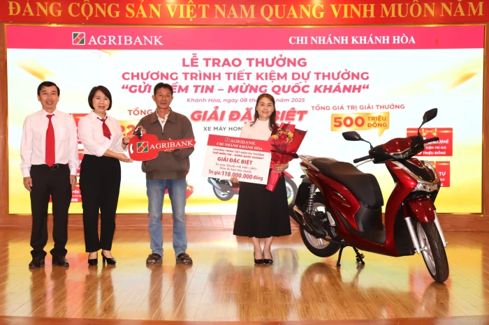Agribank Chi nhánh Khánh Hòa trao thưởng chương trình tiết kiệm “Gửi niềm tin - Mừng Quốc khánh”