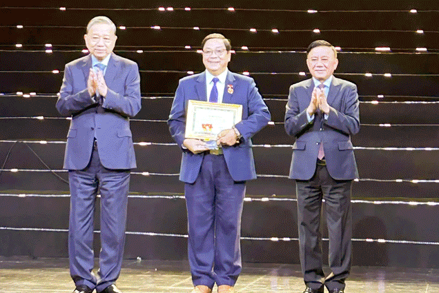 Podcast: Bản tin ngày 26-12