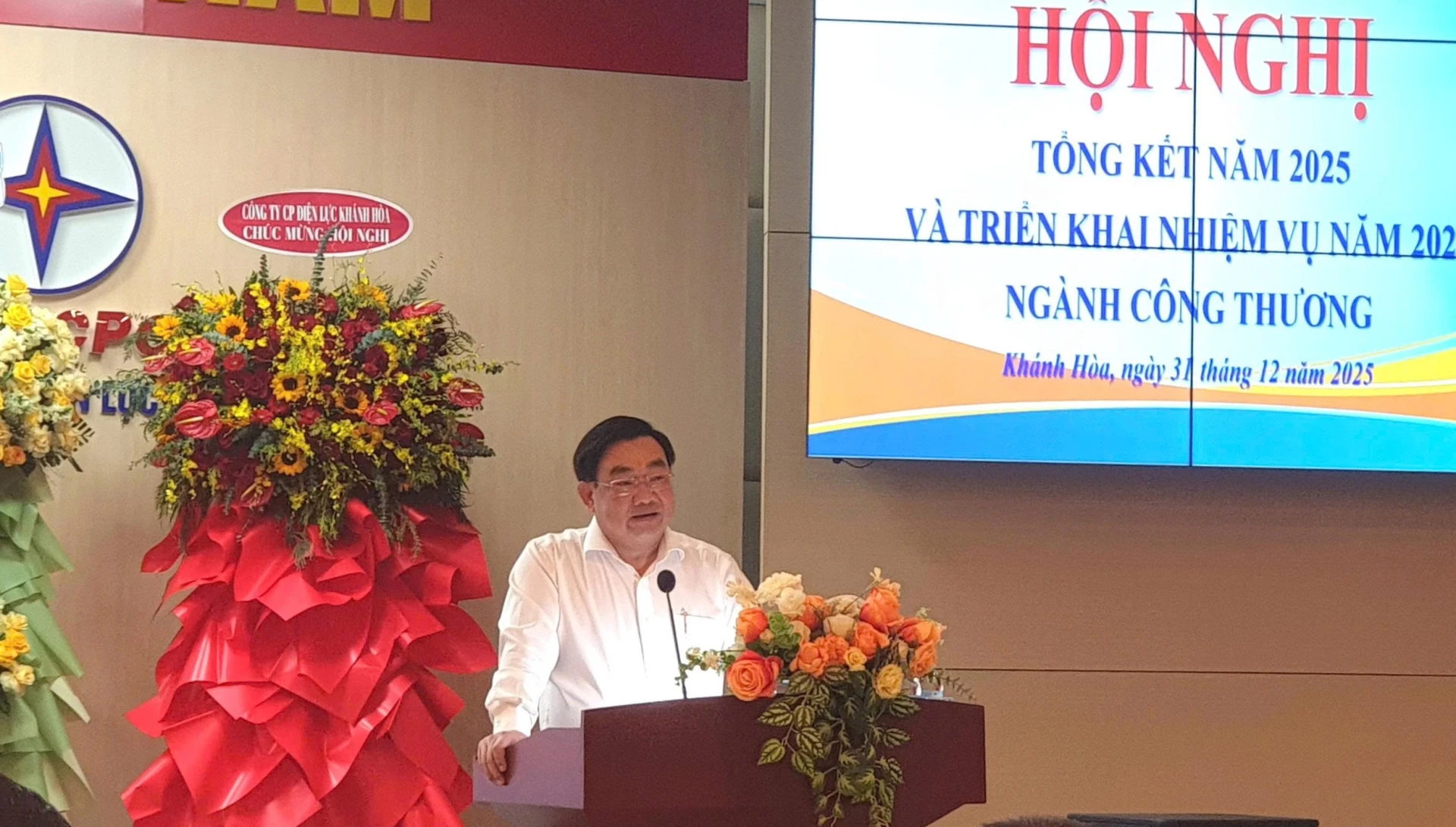 Đ/c Trịnh Minh Hoàng – Phó Chủ tịch UBND tỉnh Khánh Hòa 
phát biểu chỉ đạo tại hội nghị
.