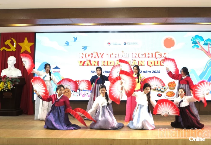 Trường Đại học Thái Bình Dương tổ chức “Ngày hội khám phá ngành học” cho gần 200 học sinh