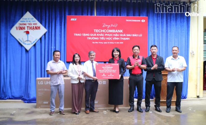 Báo và Phát thanh, Truyền hình Khánh Hòa, Techcombank tặng 6 bộ máy tính, 11 tivi cho trường học phường Tây Nha Trang