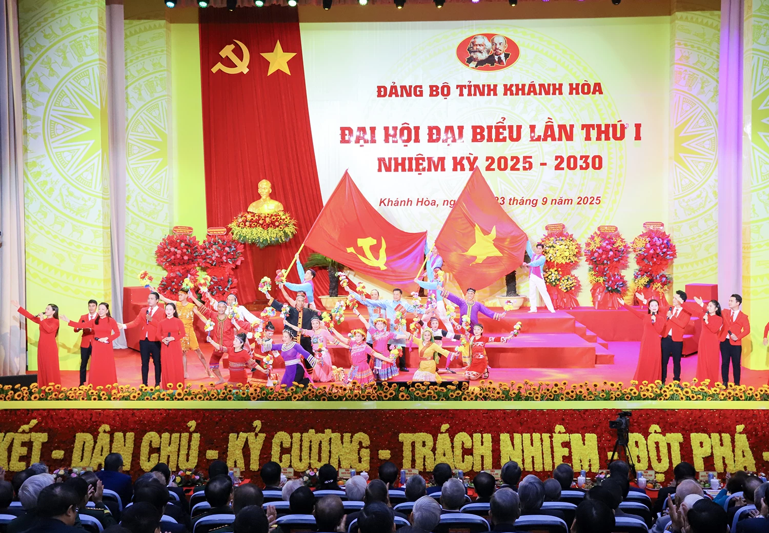 Triển khai đợt cao điểm tuyên truyền Đại hội XIV của Đảng