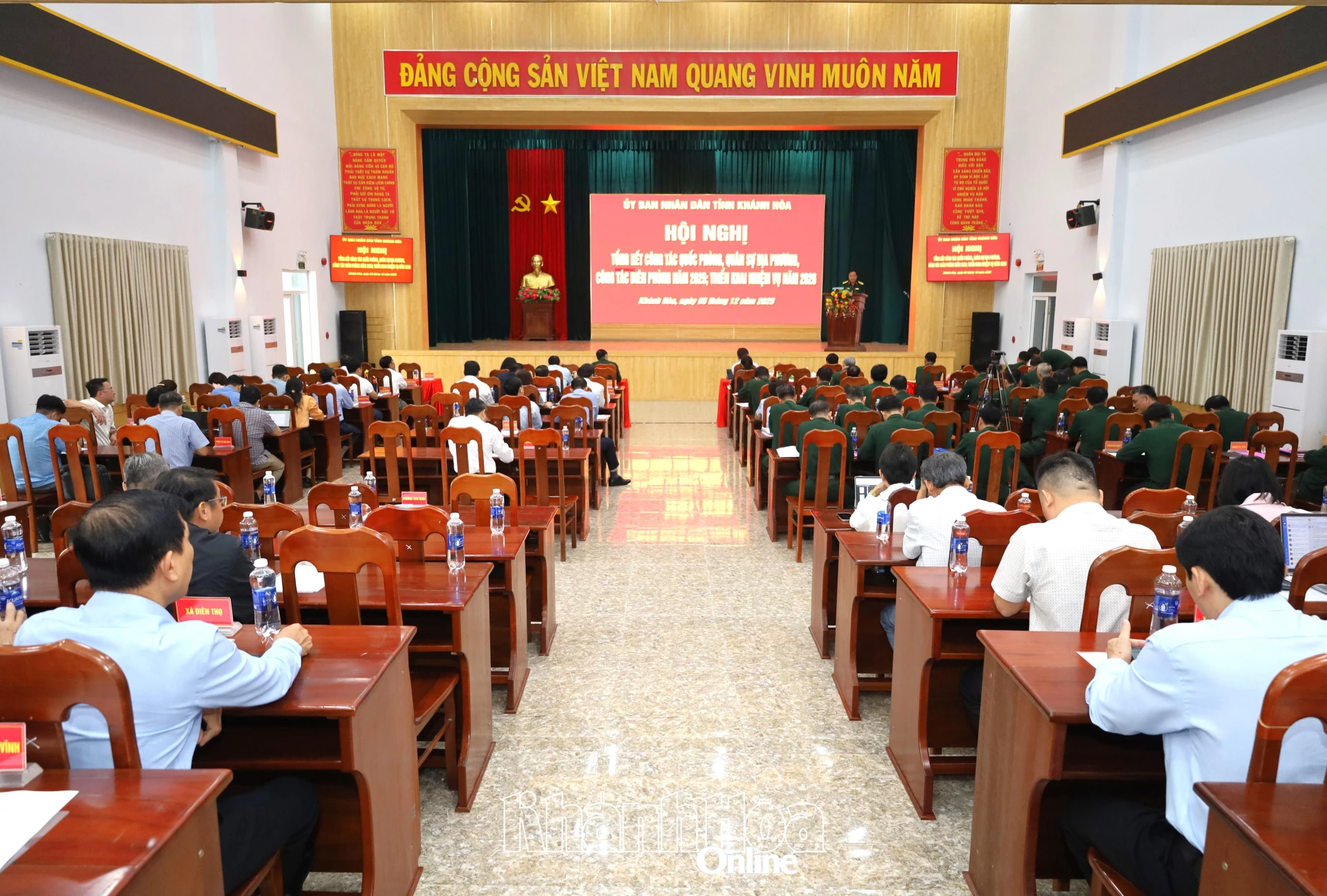 Quang cảnh hội nghị.