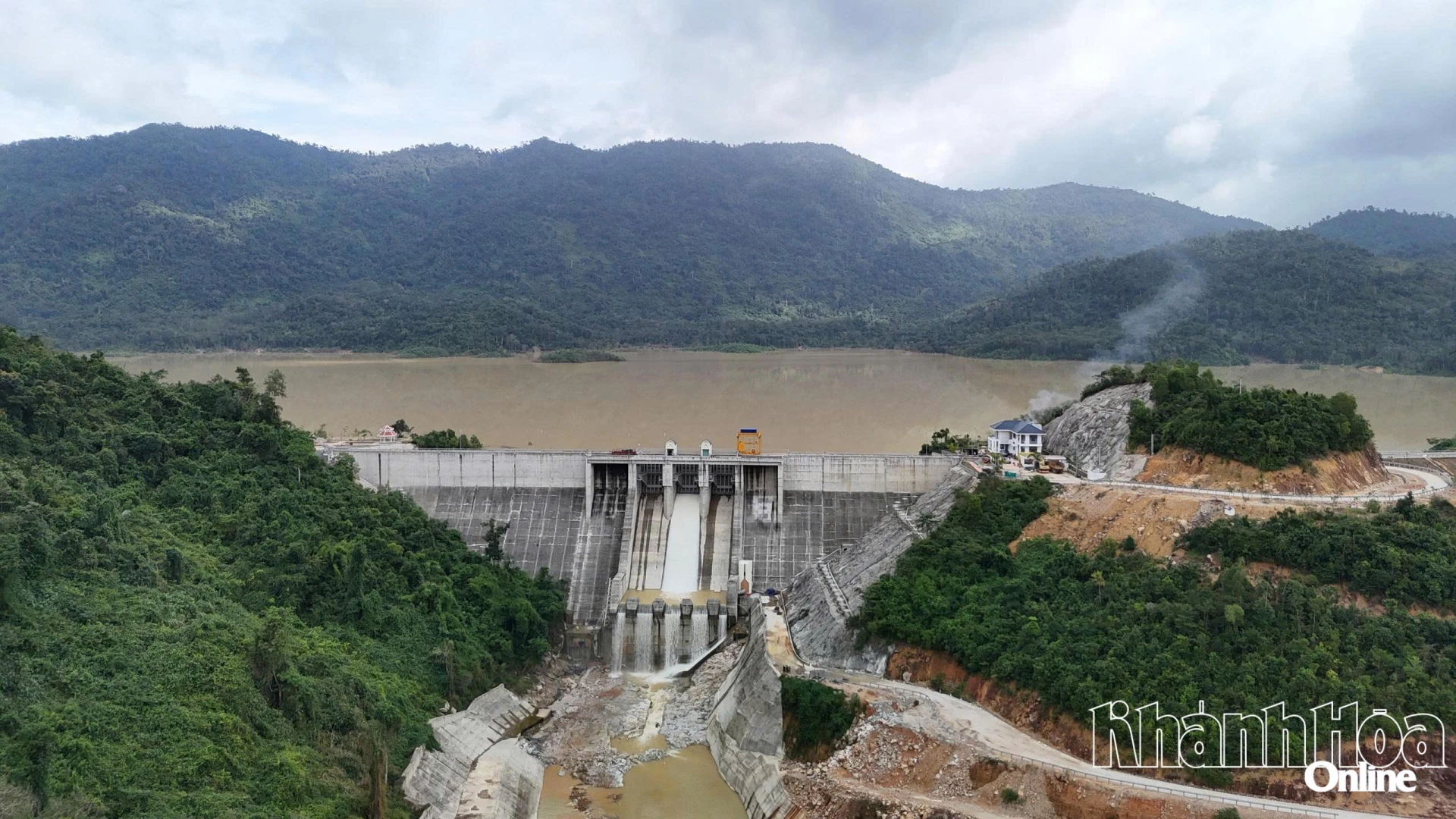 Công Hồ chứa nước Sông Chò 1.