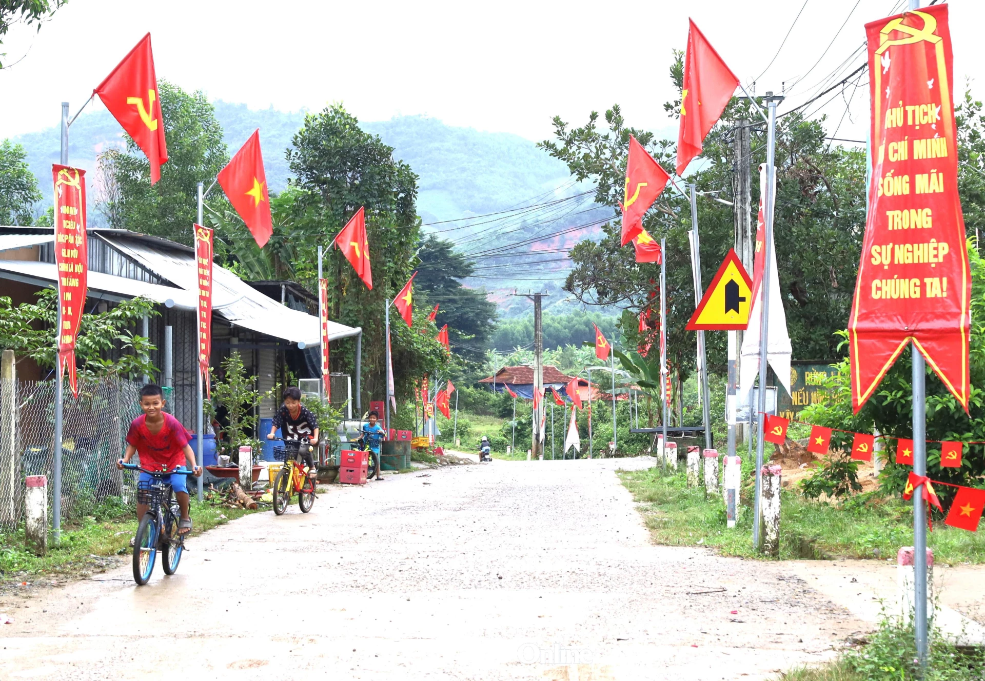 Bộ mặt nông thôn đang từng ngày khởi sắc ở xã Tây Khánh Vĩnh.