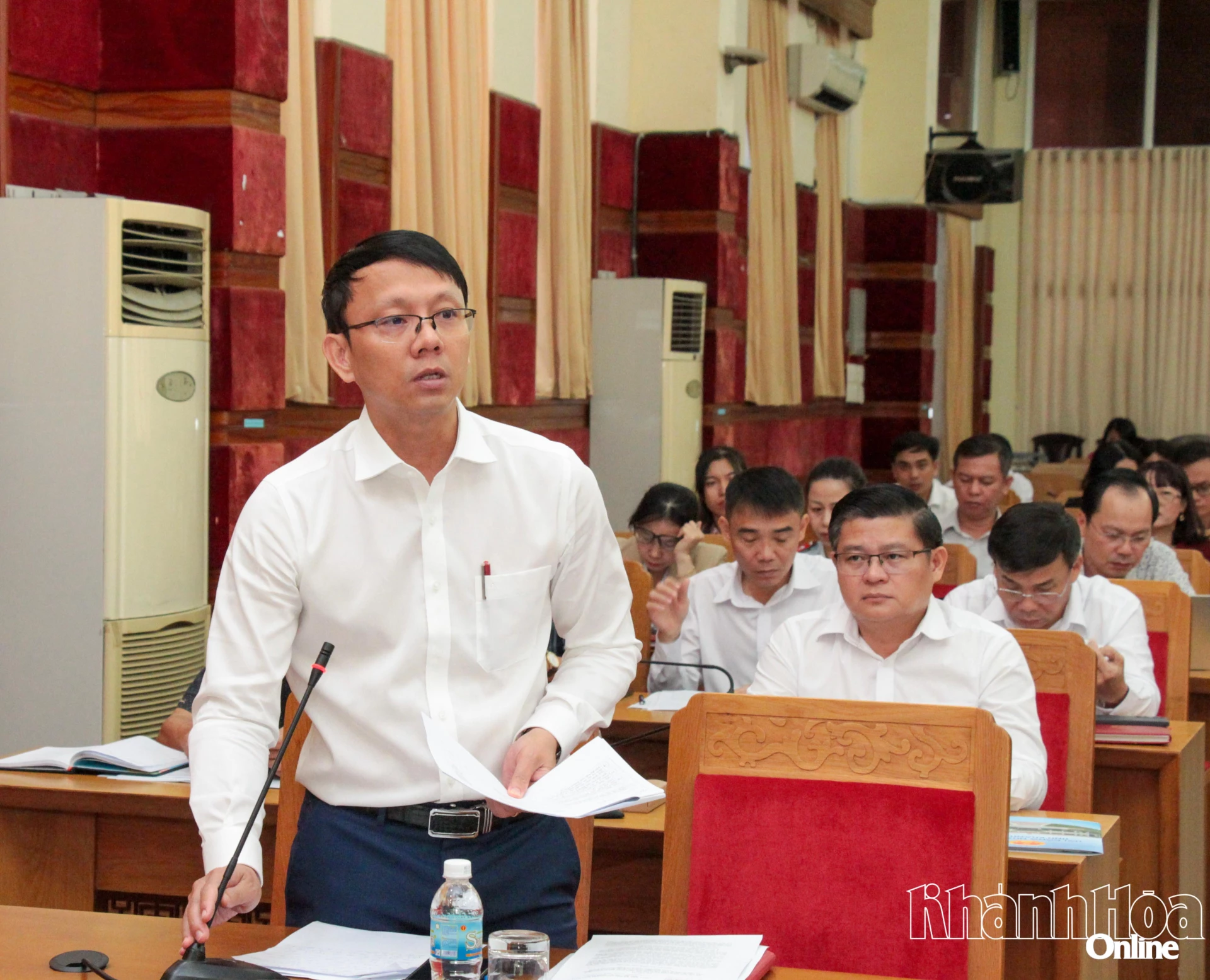 Phó Chủ tịch UBND tỉnh Nguyễn Thanh Hà phát biểu tại phiên họp