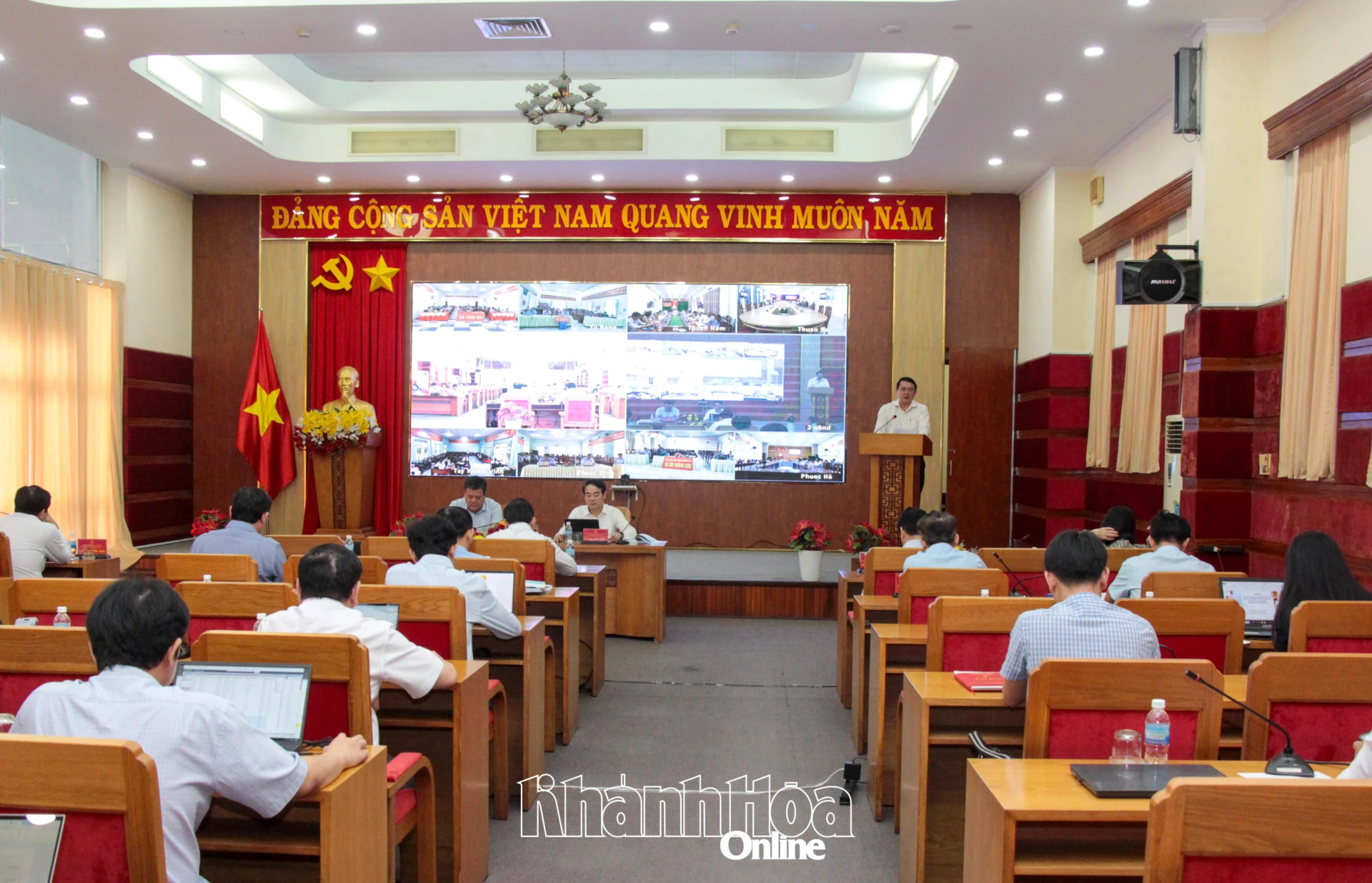 Các đại biểu nghe đồng chí Lương Đức Hải - Ủy viên Ban Thường vụ Tỉnh ủy, Trưởng ban Tổ chức Tỉnh ủy, thành viên Ban Chỉ đạo công tác bầu cử tỉnh triển khai, quán triệt Kế hoạch số 01 của Tỉnh ủy về lãnh đạo cuộc bầu cử đại biểu Quốc hội khóa XVI và bầu cử đại biểu HĐND các cấp nhiệm kỳ 2026-2031