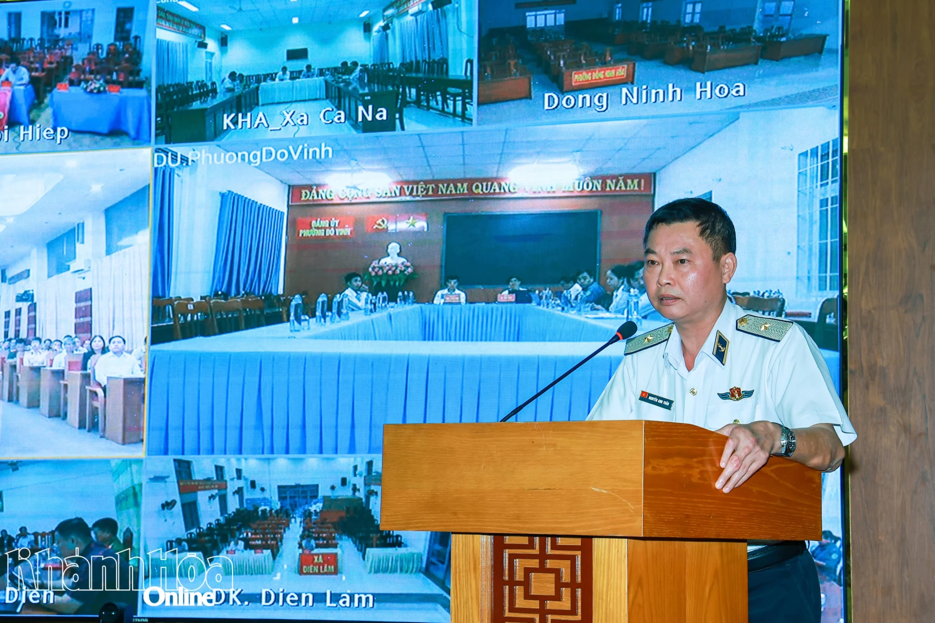 Lãnh đạo Vùng 4 Hải quân chia sẻ bài học rút ra trong quá trình ứng phó, khắc phục hậu quả thiên tai. 