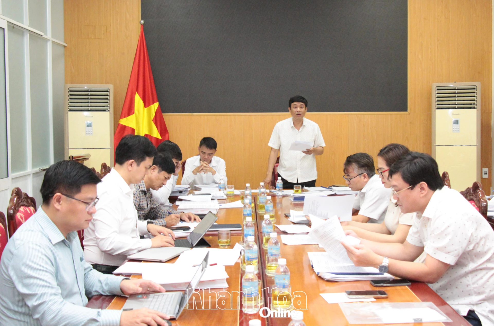 Quang cảnh tại cuộc họp thẩm tra của ban Kinh tế - Ngân sách HĐND tỉnh