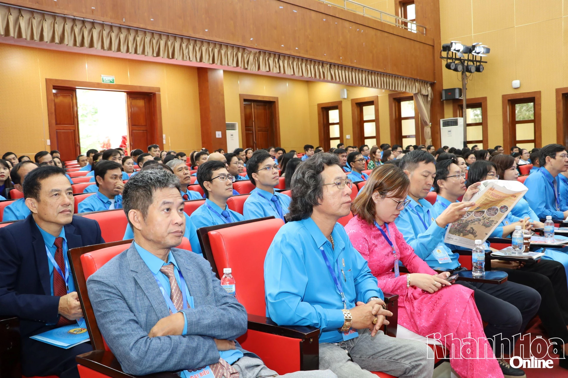 Đại biểu dự đại hội.