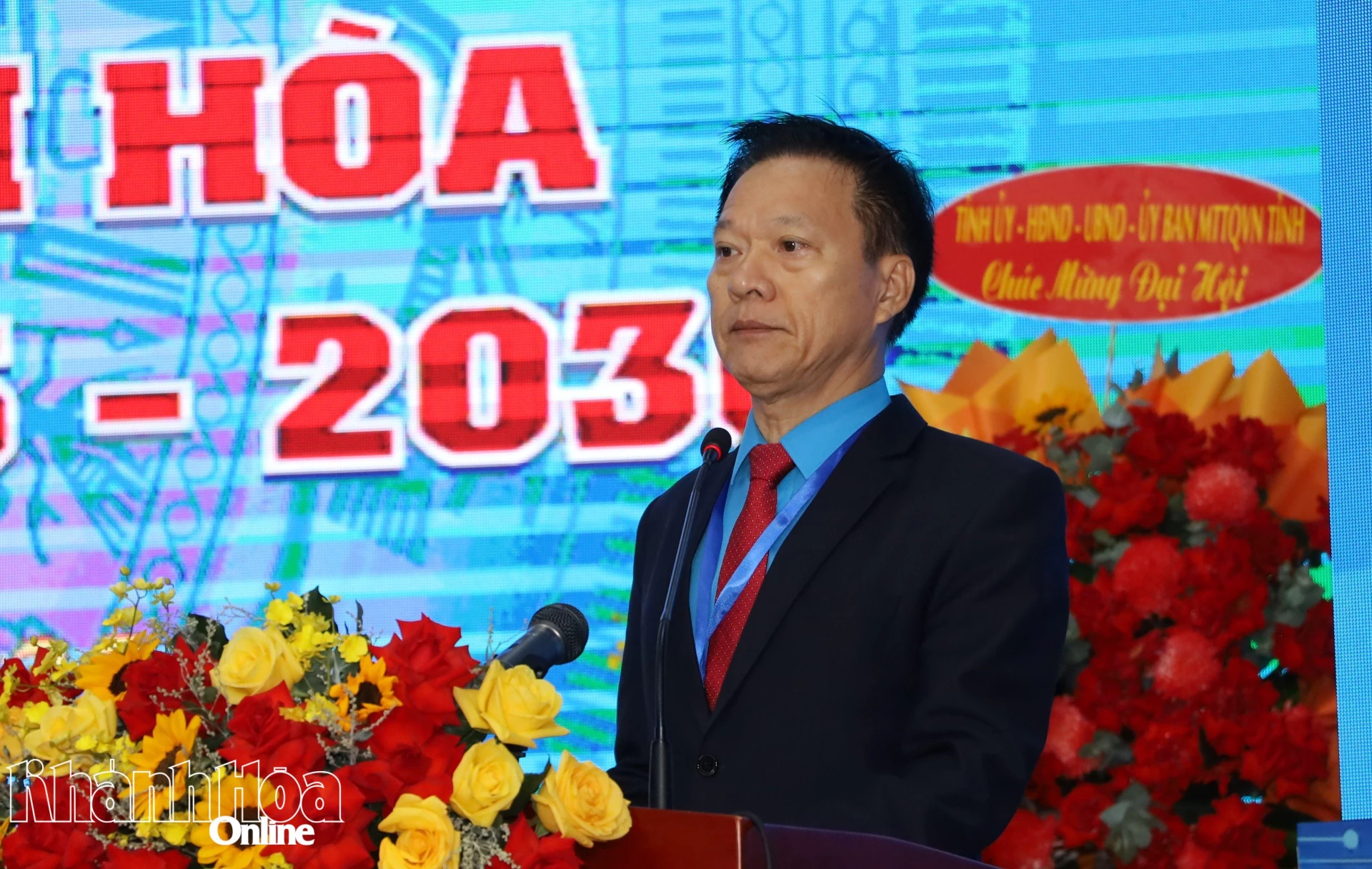 Đồng chí Phan Thanh Liêm – Phó Chủ tịch Ủy ban MTTQ Việt Nam tỉnh, Chủ tịch Liên đoàn Lao đônng tỉnh phát biểu khai mạc đại hội.