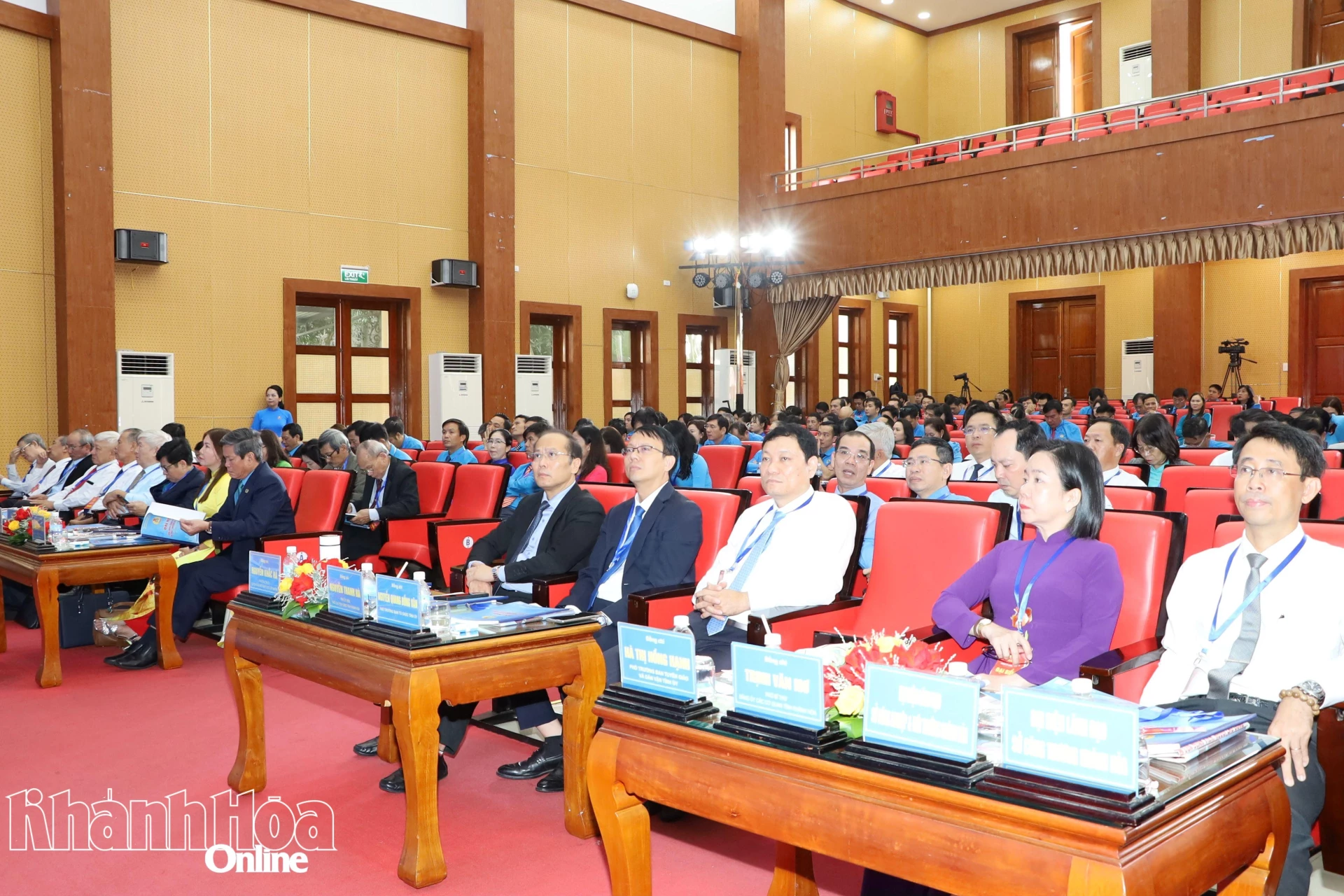 Các đại biểu dụ đại hội.