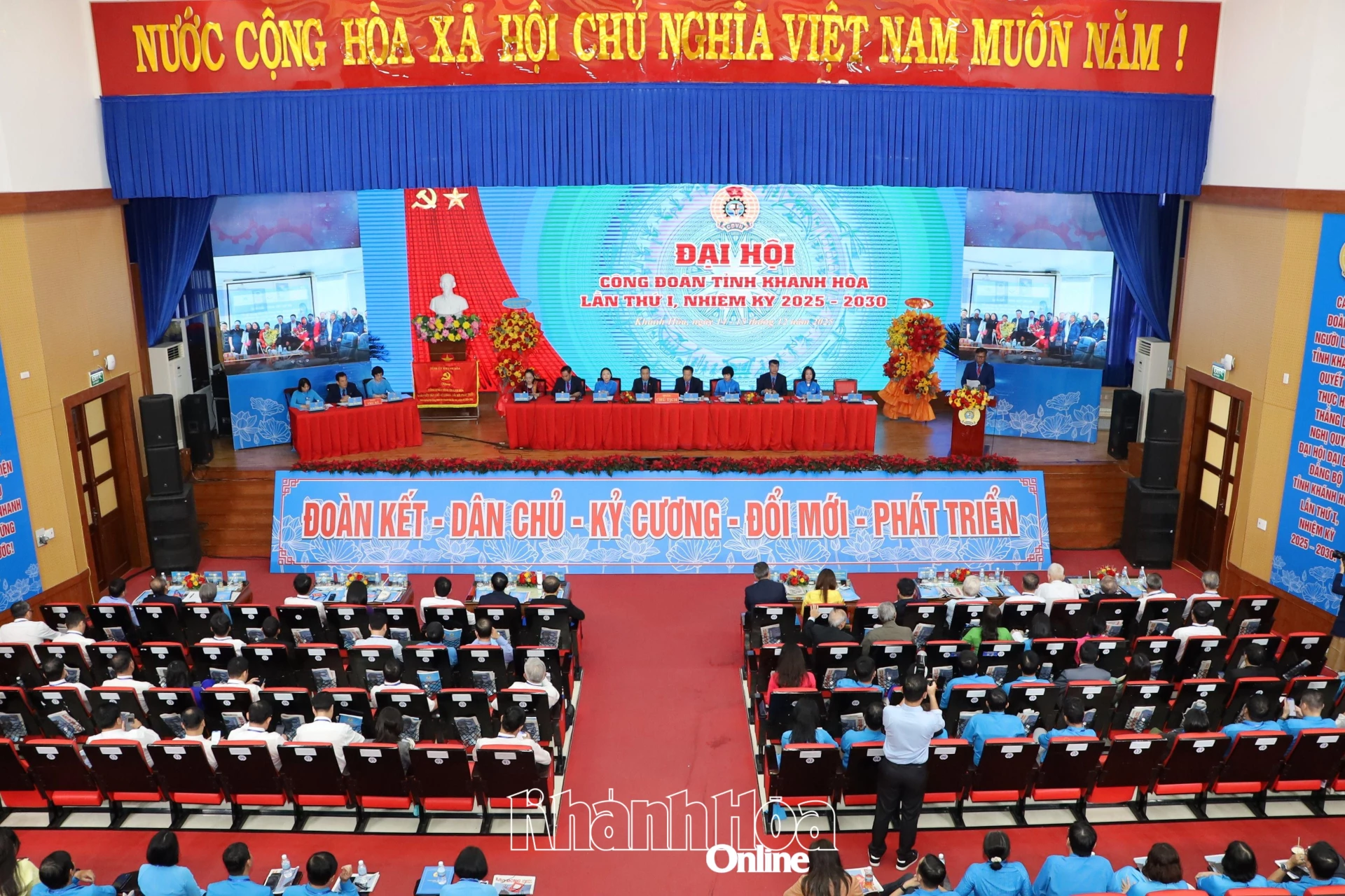 Quang cảnh tại đại hội.