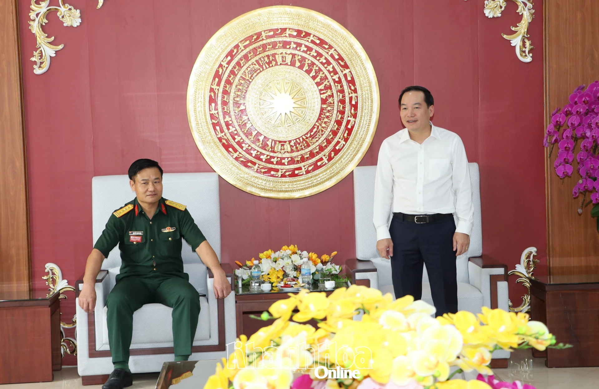 Đồng chí Hồ Xuân Trường gửi những lời chúc mừng đến toàn thể cán bộ, chiến sĩ Trường sĩ quan Thông tin.