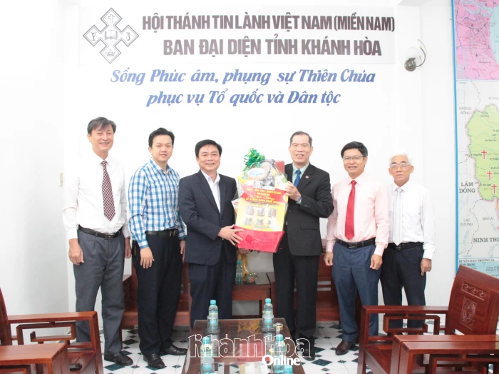 Phó Chủ tịch Thường trực HĐND tỉnh Khánh Hòa Lữ Thanh Hải thăm, chúc mừng Ban đại diện Hội thánh Tin lành Việt Nam (miền Nam) tỉnh
