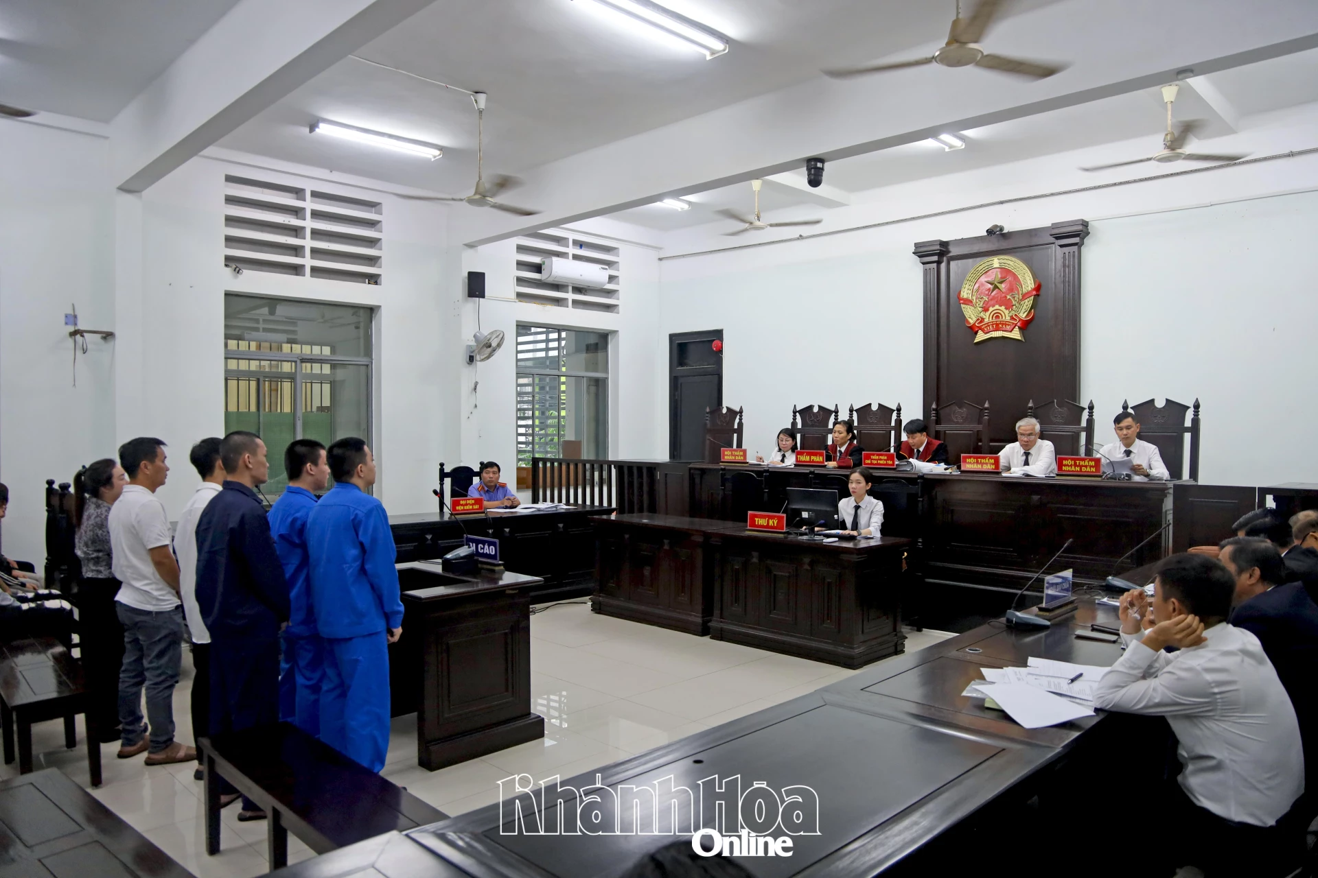 Quang cảnh phiên tòa. 