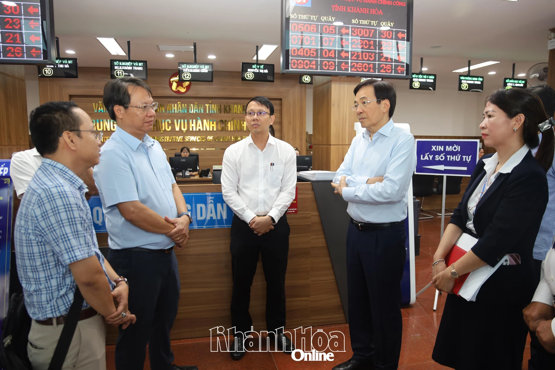 Đoàn công tác của Văn phòng Chính phủ kiểm tra Trung tâm Phục vụ hành chính công tỉnh ngày 12-12.