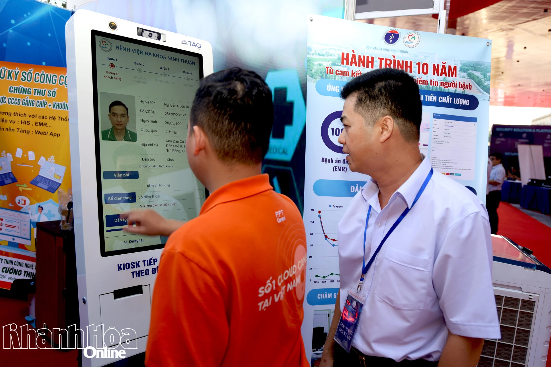 Trải nghiệm chạm để đăng ký khám bệnh.