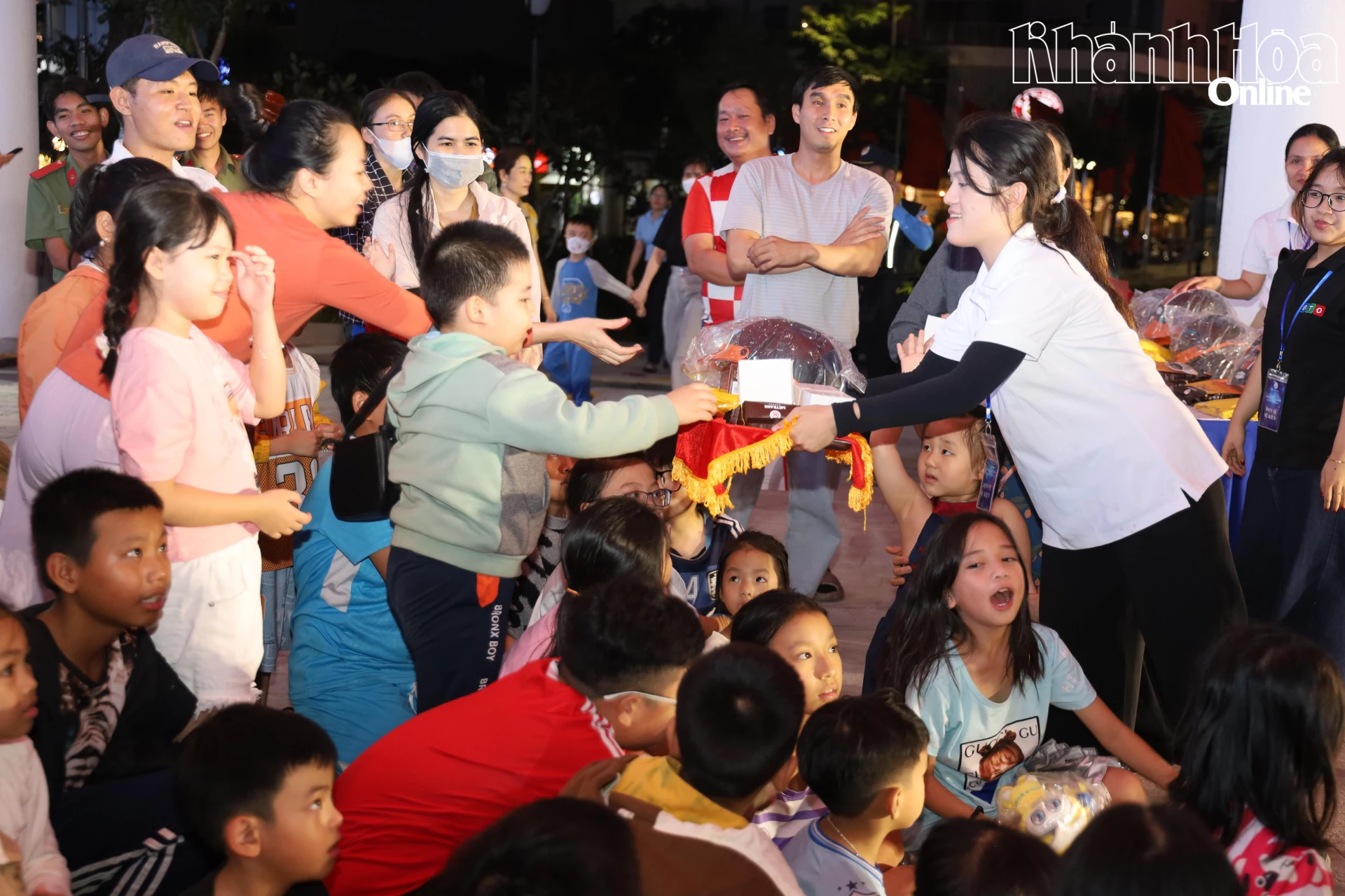 Ngày hội chuẩn bị rất nhiều phần quà dành cho người dân tham gia.
