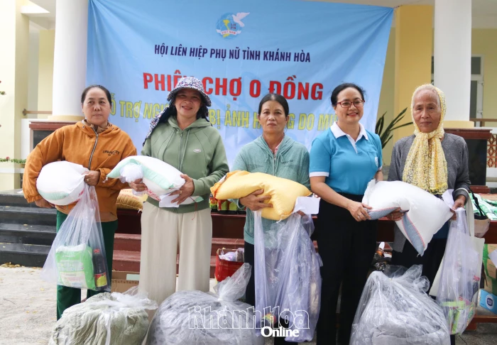 Hội Liên hiệp Phụ nữ tỉnh tổ chức phiên chợ 0 đồng hỗ trợ người dân bị ảnh hưởng mưa lũ