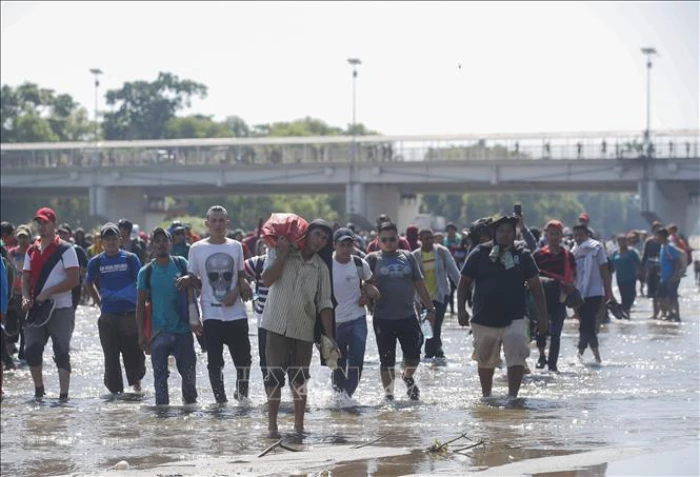 Mỹ tạm dừng toàn bộ hồ sơ xin nhập cư của công dân 19 quốc gia