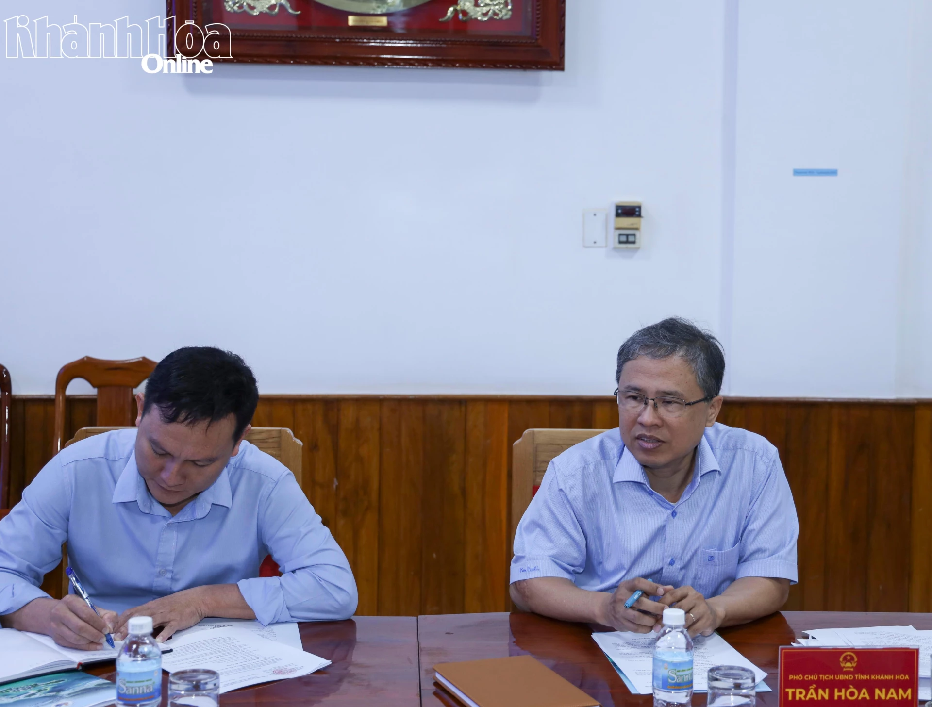 Đồng chí Trần Hòa Nam chủ trì cuộc họp.