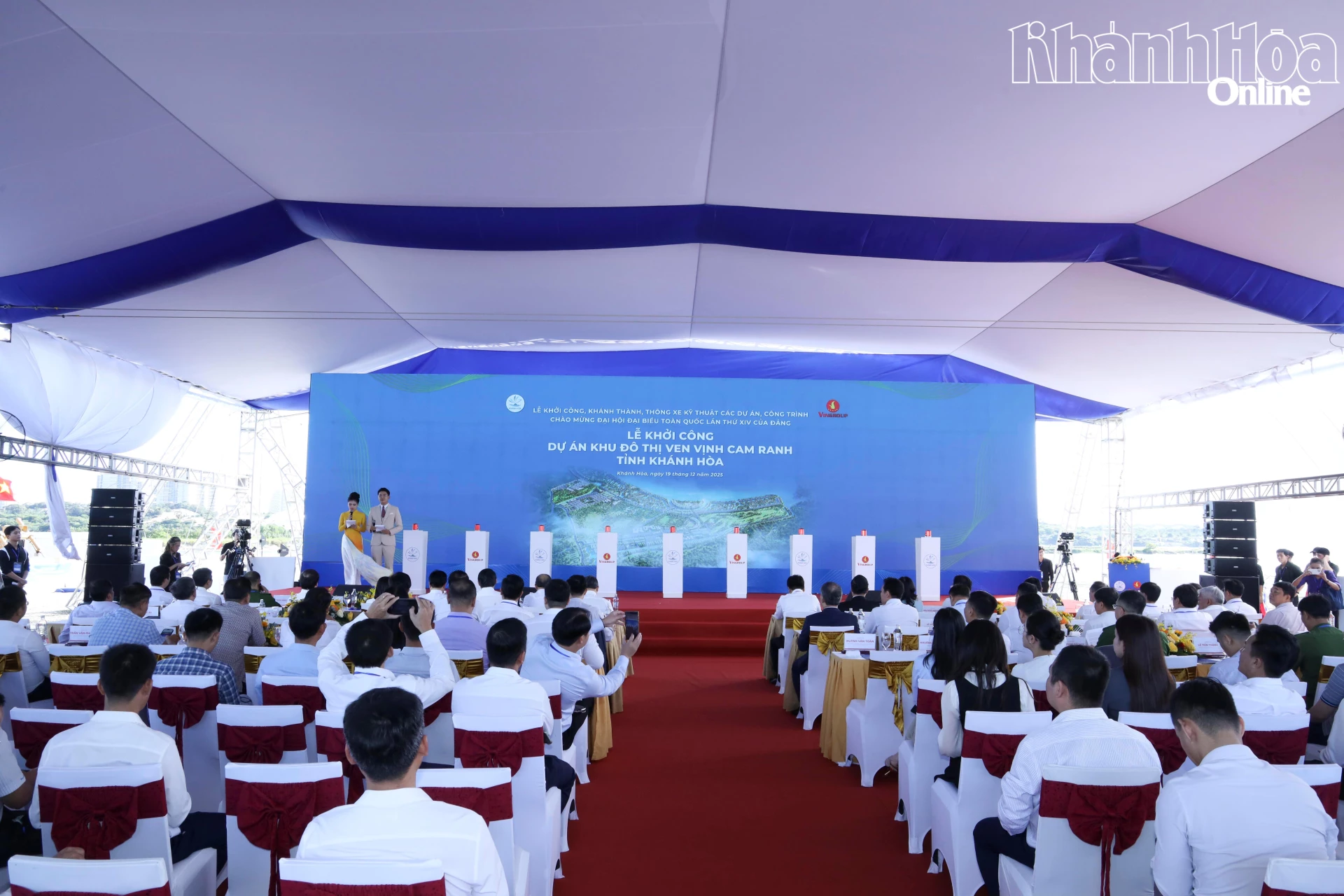 Quang cảnh lễ khởi công.