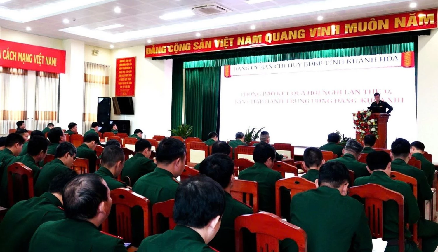 Quang cảnh hội nghị.