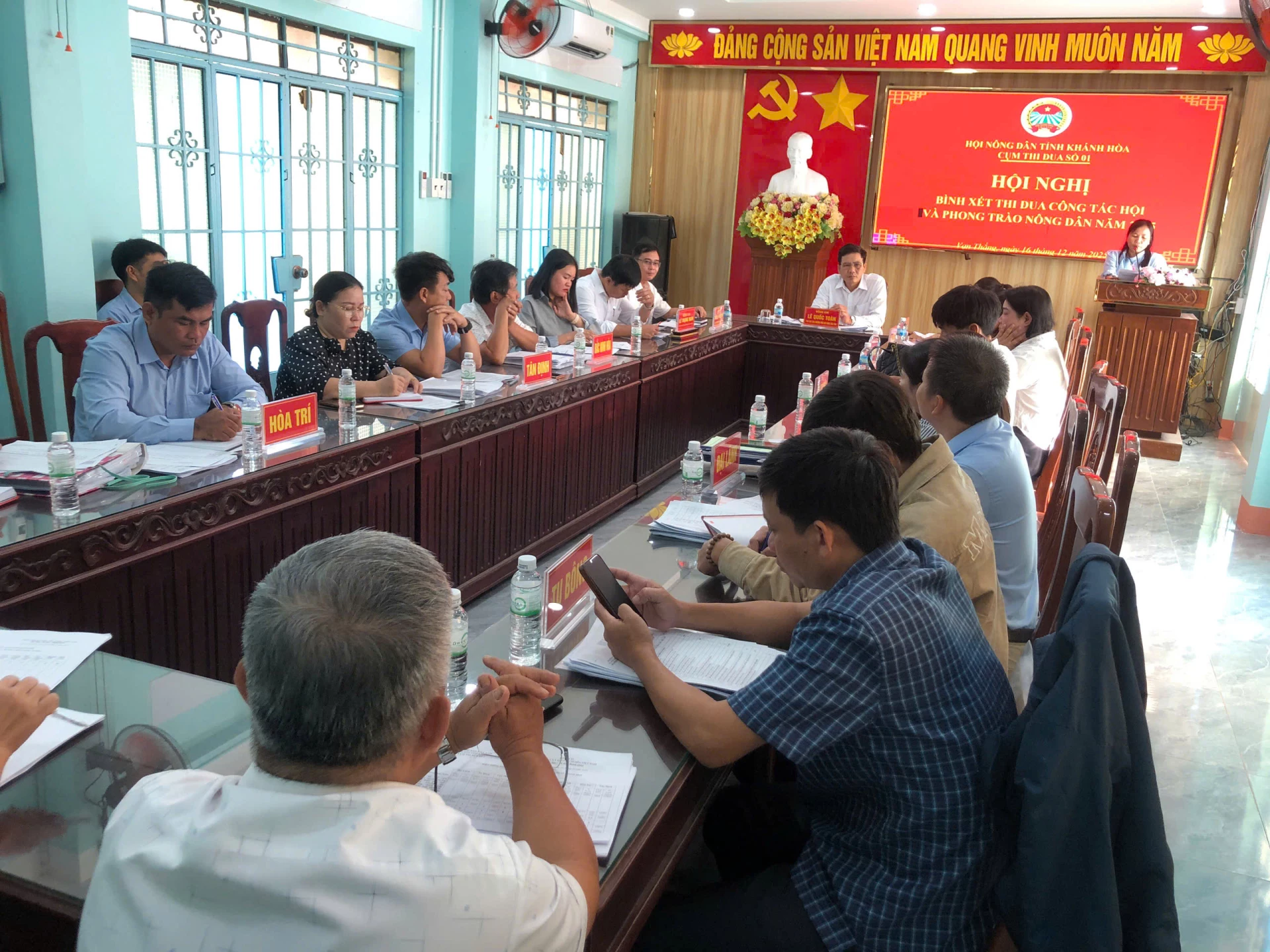 Quang cảnh hội nghị.