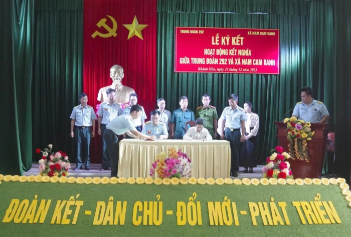 Trung đoàn 292, Sư đoàn Phòng không 377 ký kết hoạt động kết nghĩa với xã Nam Cam Ranh