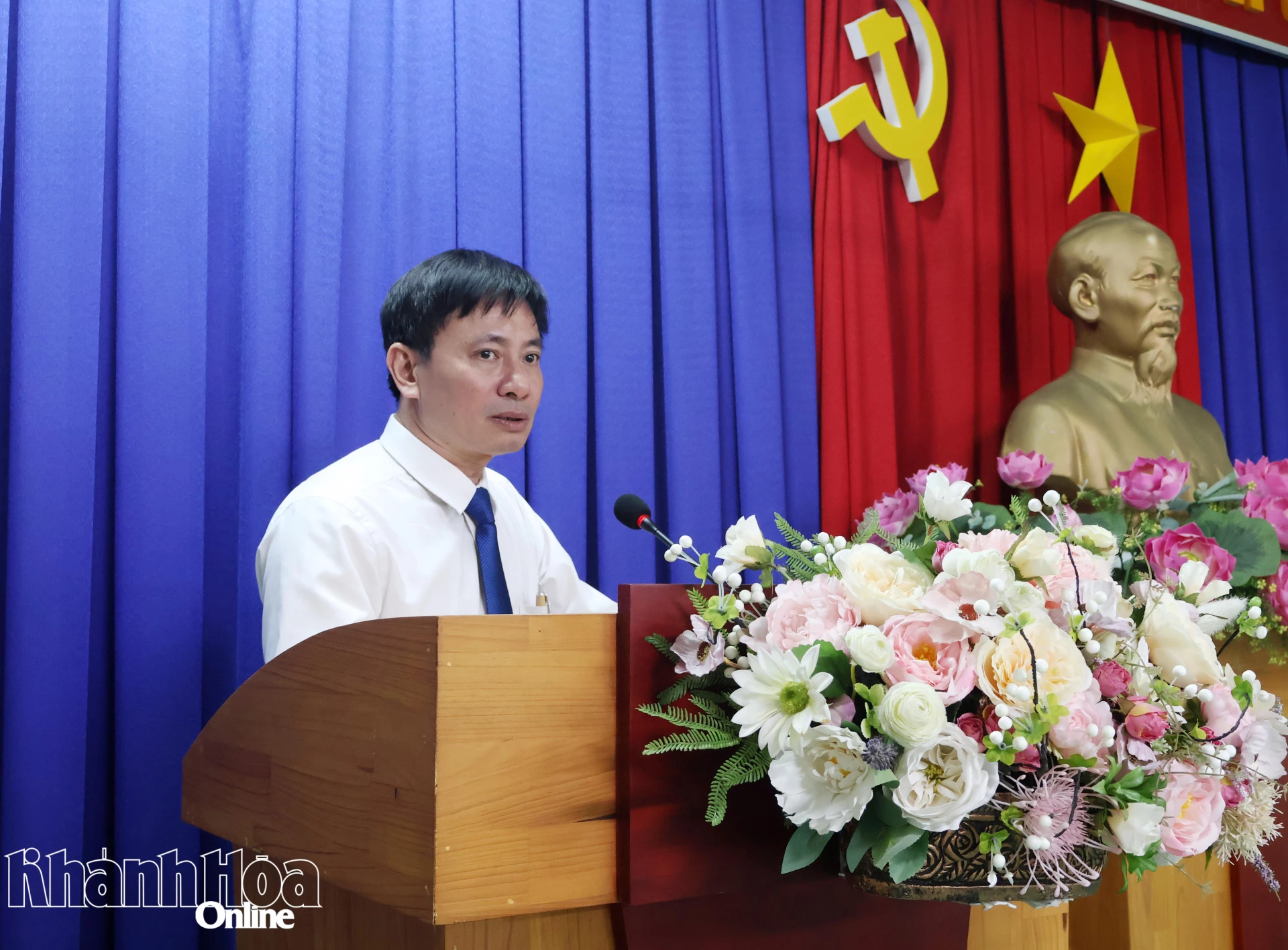 Lãnh đạo Sở Khoa học và Công nghệ báo cáo tại hội nghị.