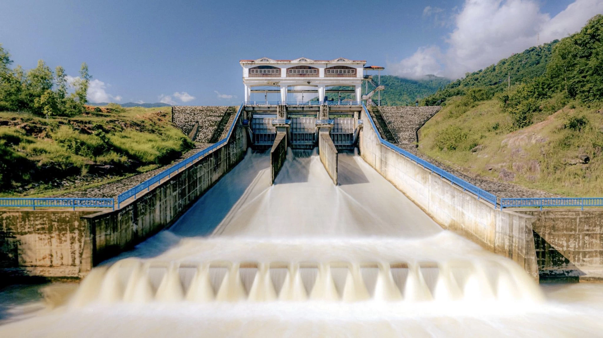 Hồ chứa nước Suối Dầu (xã Suối Dầu)