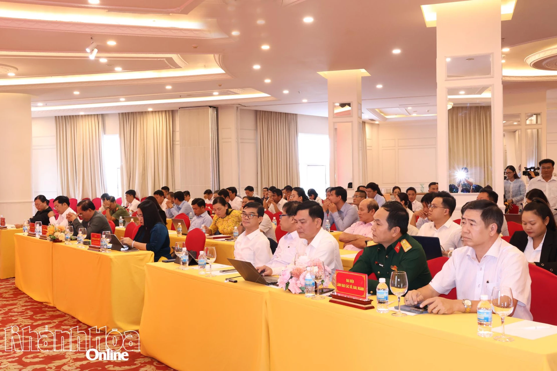 Các đại biểu tham dự Hội nghị.