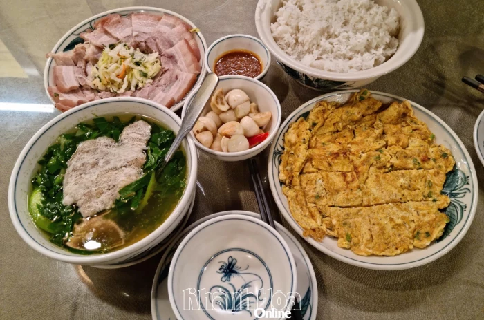 Những bữa cơm yêu thương