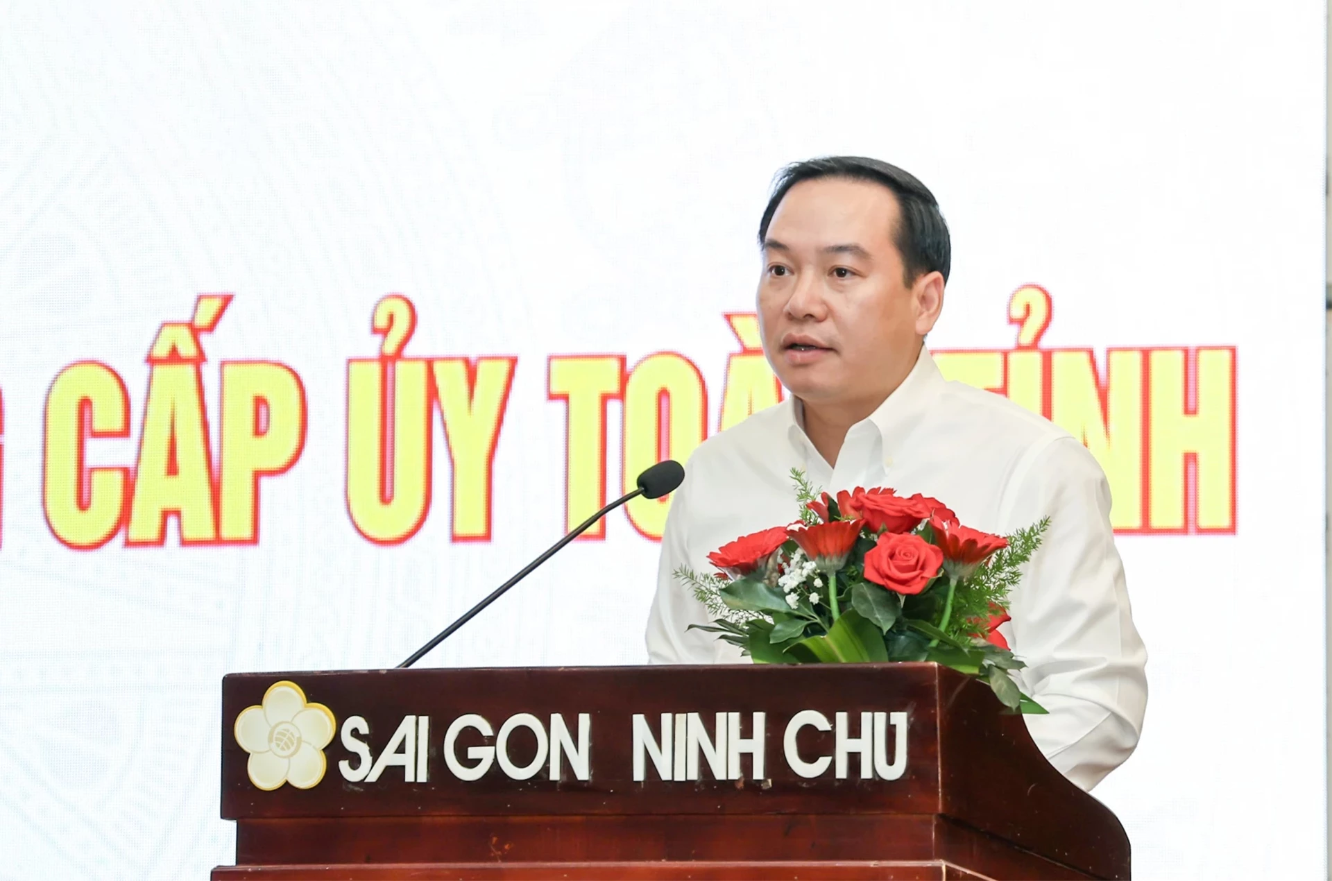 Đồng chí Hồ Xuân Trường phát biểu chỉ đạo tại hội nghị.