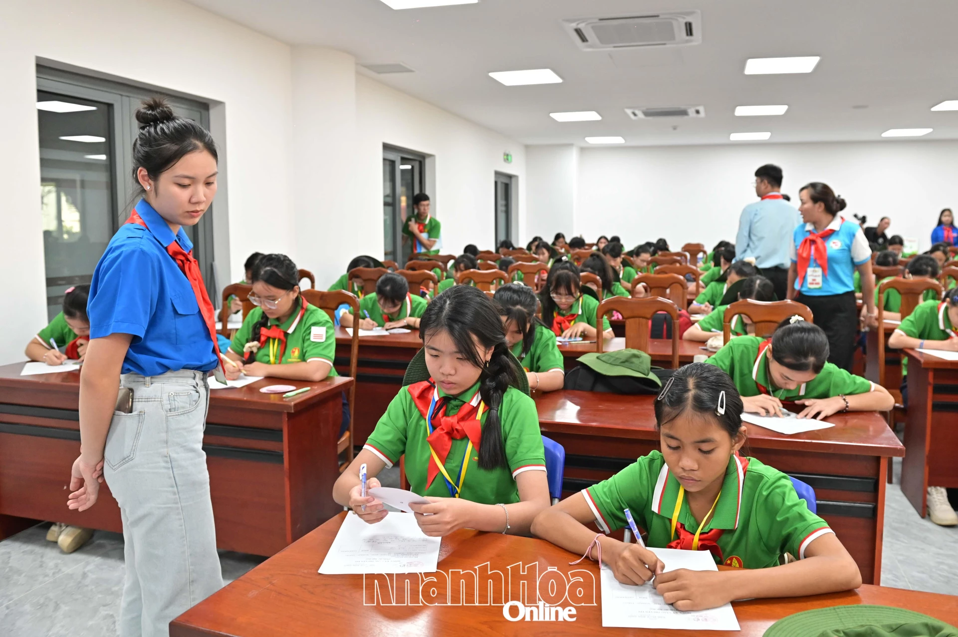 Thi giải mật thư.