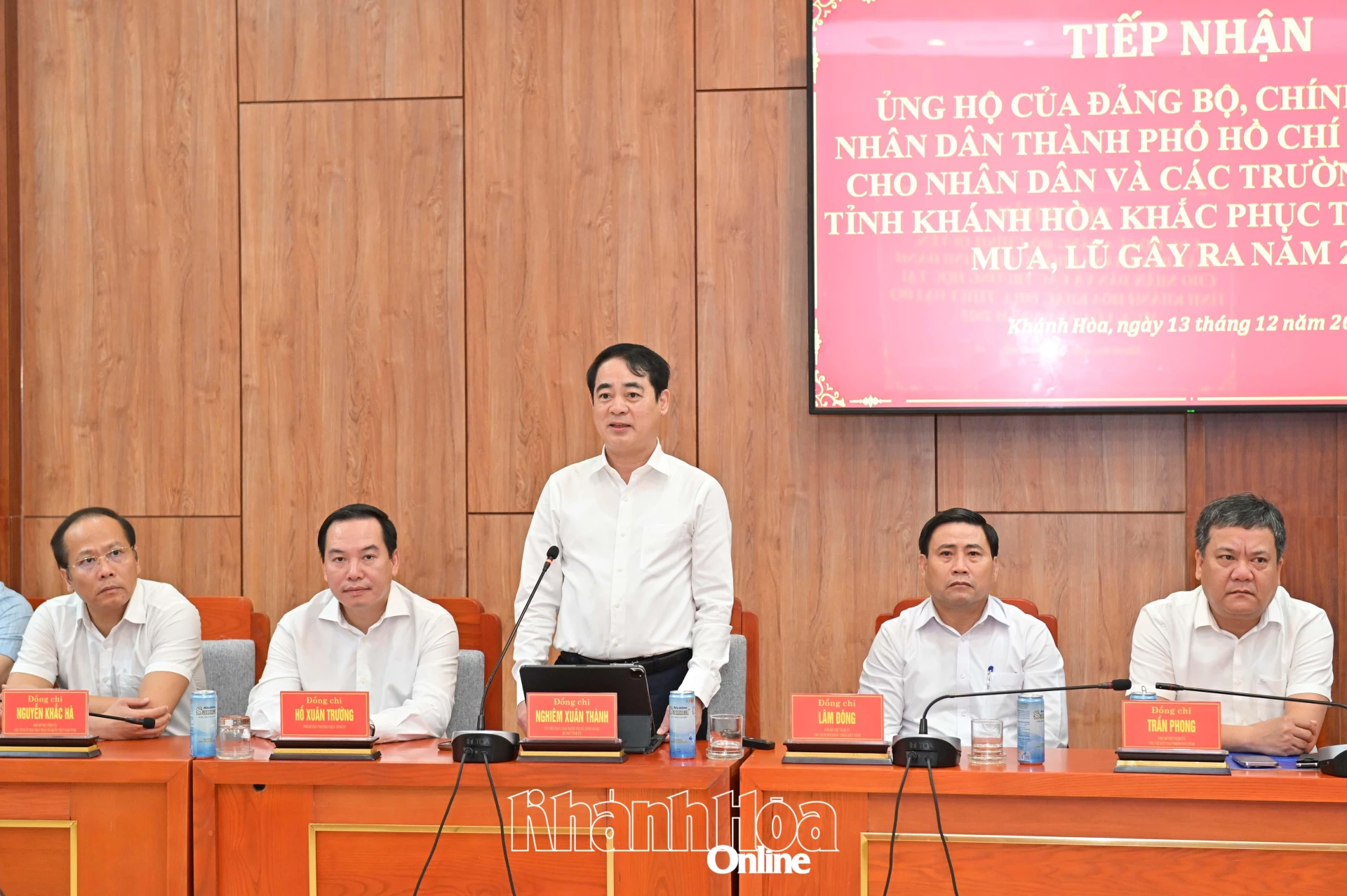 Đồng chí Nghiêm Xuân Thành phát biểu cảm ơn đến Đảng bộ, chính quyền, Nhân dân TP. Hồ Chí Minh.