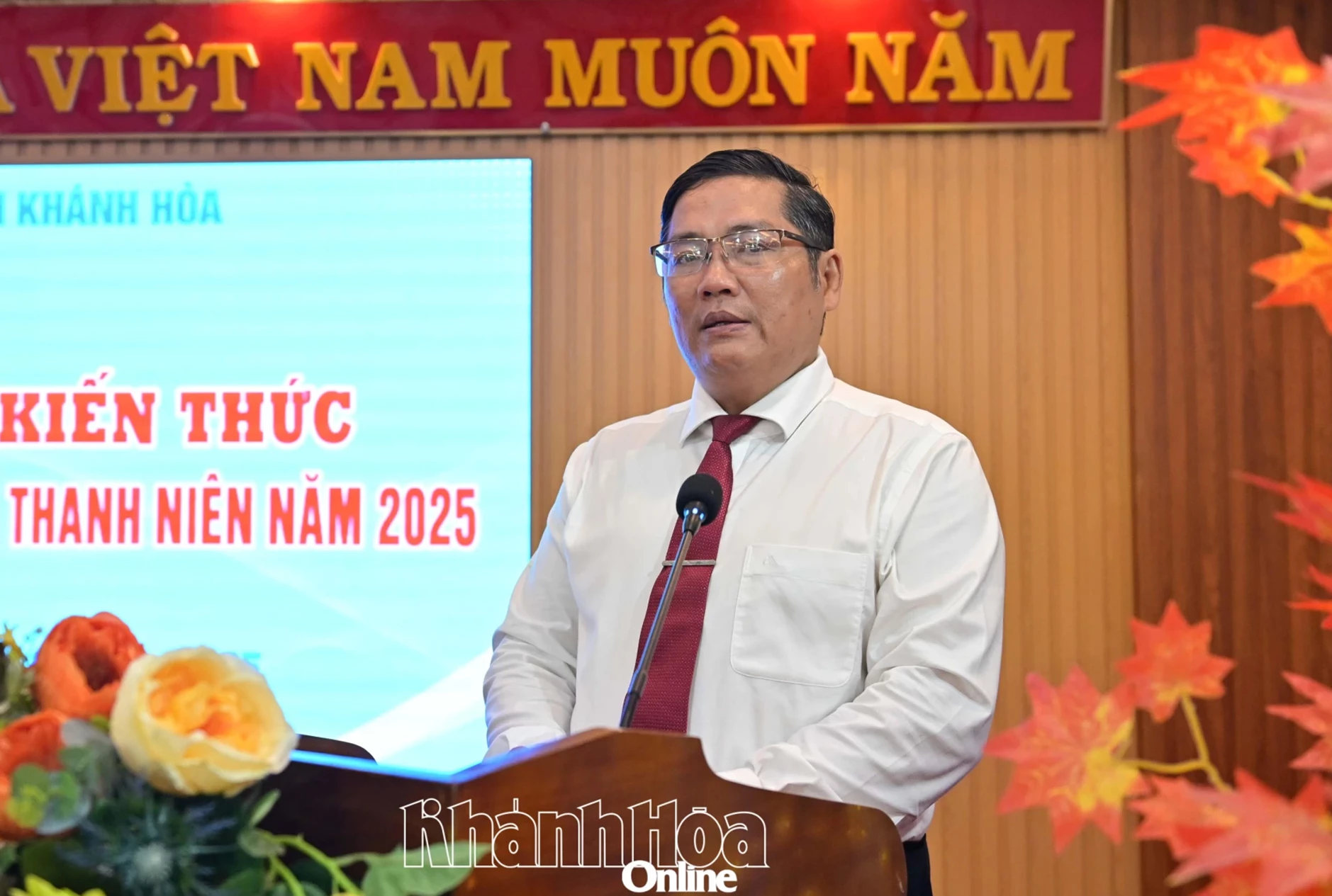 Ông Huỳnh Mạnh Thắng - Phó Giám đốc Sở Nội vụ phát biểu khai mạc lớp bồi dưỡng.