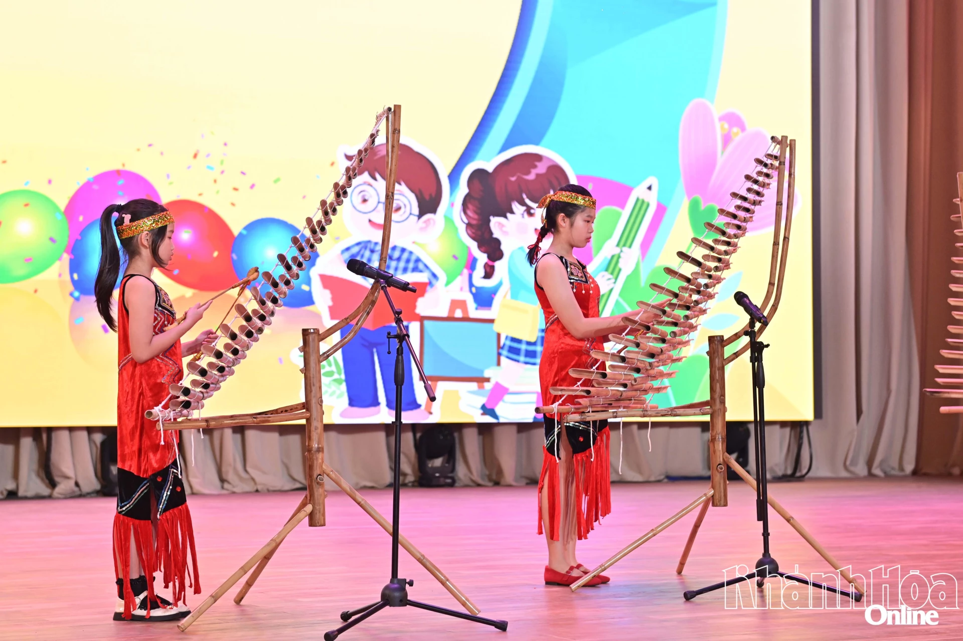 Tiết mục biểu diễn của học viên các lớp năng khiếu.