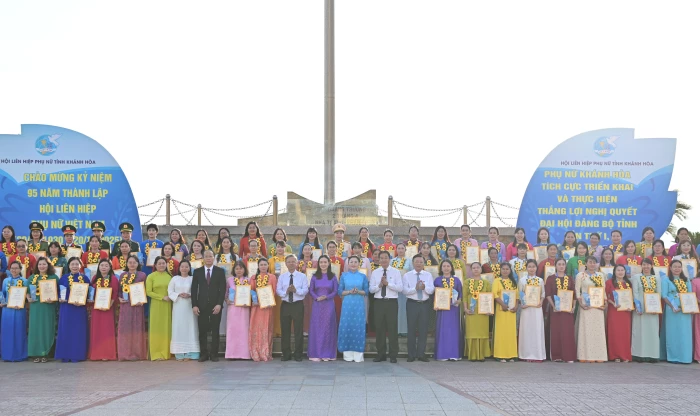 Chào mừng Đại hội đại biểu Phụ nữ tỉnh Khánh Hòa lần thứ I, nhiệm kỳ 2025 - 2030: Phát huy tinh thần sáng tạo, bản lĩnh và khát vọng vươn lên 