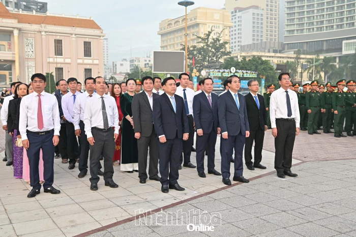 Lễ chào cờ tháng 12 với chủ đề "Quân và dân tỉnh Khánh Hòa vững bước trong thời kỳ mới"