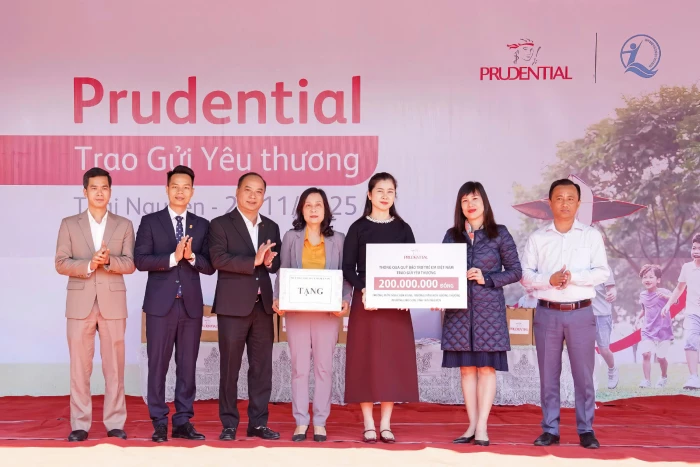 Prudential hỗ trợ những gia đình khó khăn, chịu ảnh hưởng bởi bão lũ tại các tỉnh thành miền Trung và miền Bắc