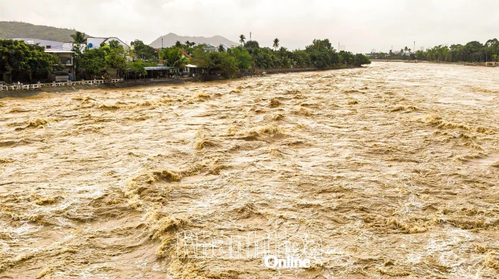 Chủ động ứng phó với mưa lớn, lũ, ngập lụt, lũ quét, sạt lở đất