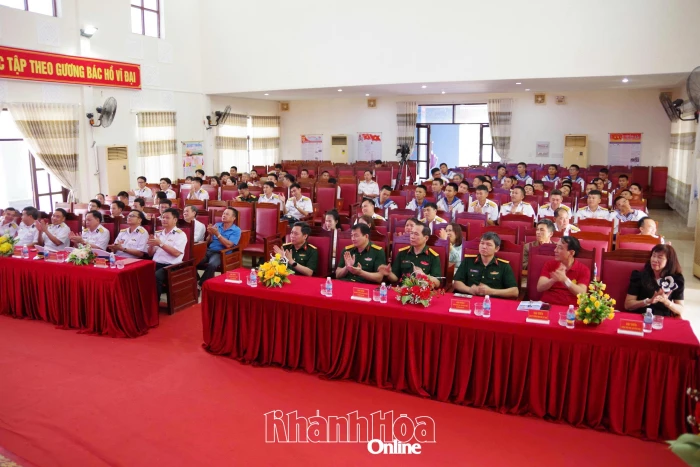 Gặp mặt kỷ niệm 15 năm Ngày thành lập Lữ đoàn Tên lửa bờ 685