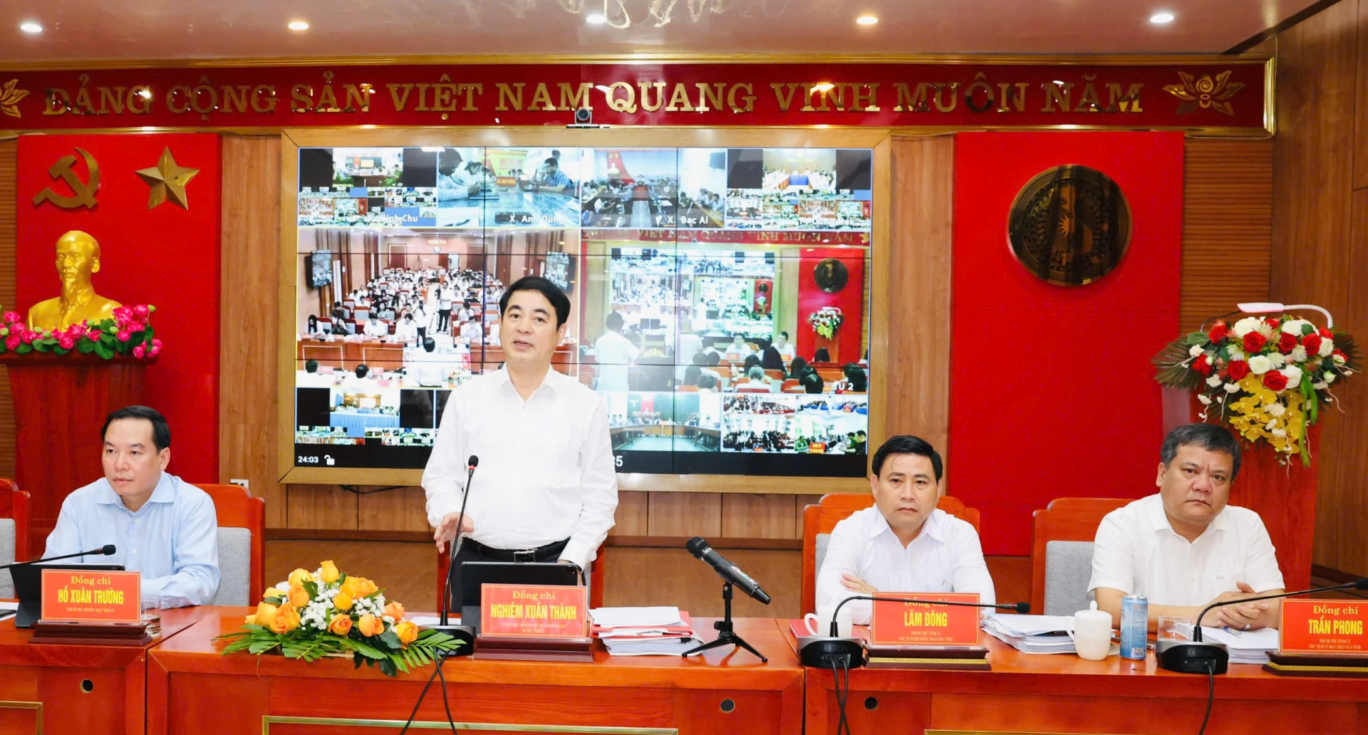 Bí thư Tỉnh ủy Nghiêm Xuân Thành phát biểu tại hội nghị.